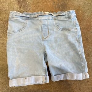 Levi's Girlfriend Midi Shorts Size 8